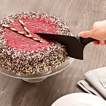 Cutit tip spatula, taiere si servire tort.